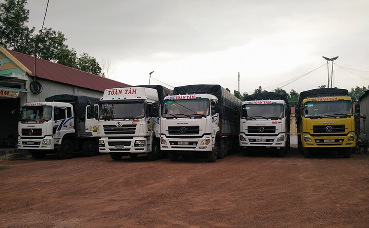 Dịch vụ vận tải Toàn Tâm - Cho thuê xe cẩu giá rẻ tại TPHCM | Image: Dịch vụ vận tải Toàn Tâm 