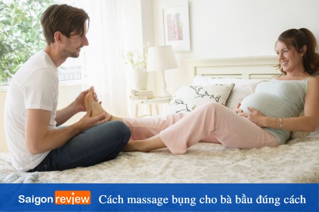 Massage chân cho mẹ bầu