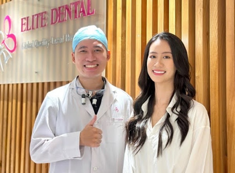 Khách hàng được thăm khám và tư vấn kỹ lưỡng để lựa chọn loại răng sứ phù hợp
