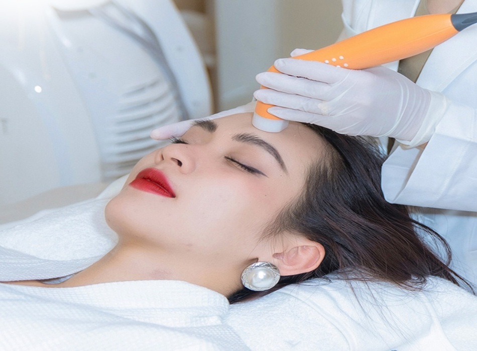 Chăm sóc khách hàng tận tâm trước – trong – sau liệu trình