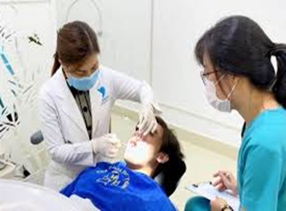 Đa dạng dịch vụ, phù hợp với cả khách hàng có nhu cầu điều trị và thẩm mỹ