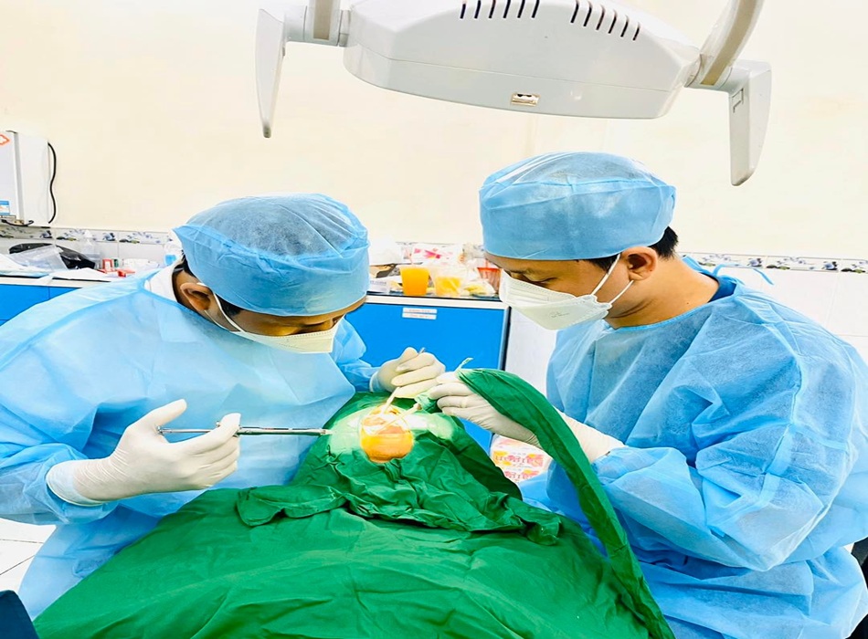 Đội ngũ bác sĩ được khách hàng đánh giá chuyên nghiệp, giàu kinh nghiệm và tận tâm