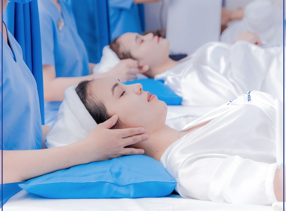 Taza Spa đặc biệt nổi bật với các dịch vụ điều trị mụn, sẹo rỗ, sẹo thâm bằng công nghệ cao, được nhiều khách hàng tin tưởng lựa chọn