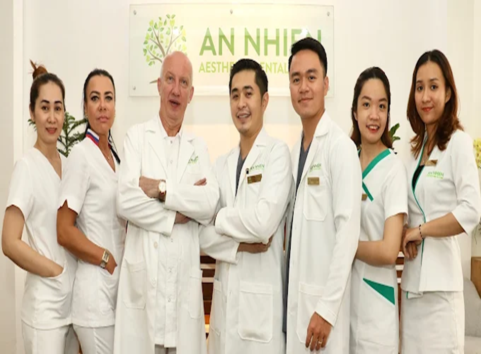Đội ngũ bác sĩ, dịch vụ hoàn hảo và trải nghiệm khách hàng