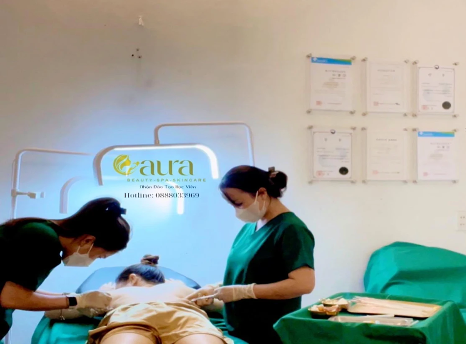 Nhân viên được đào tạo bài bản, phục vụ khách hàng chuyên nghiệp