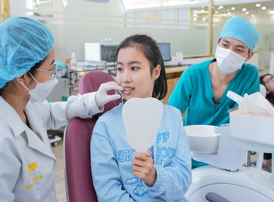 Đội ngũ bác sĩ chuyên môn cao, tận tâm với khách hàng