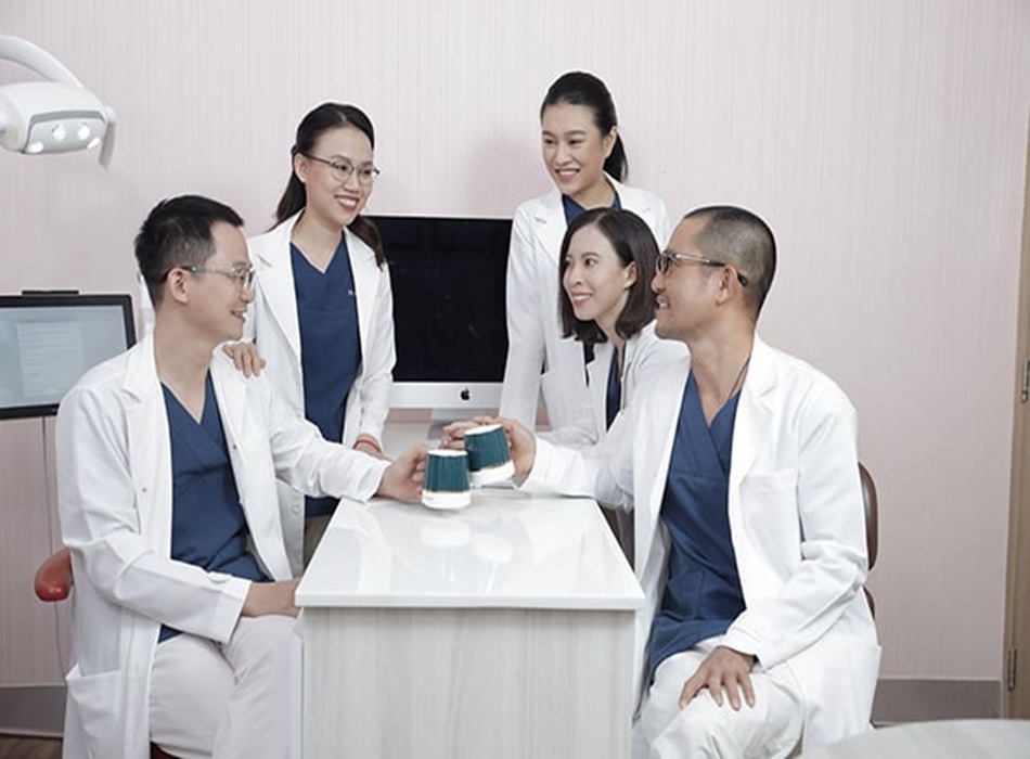 Đội ngũ bác sĩ giỏi, chuyên sâu Implant