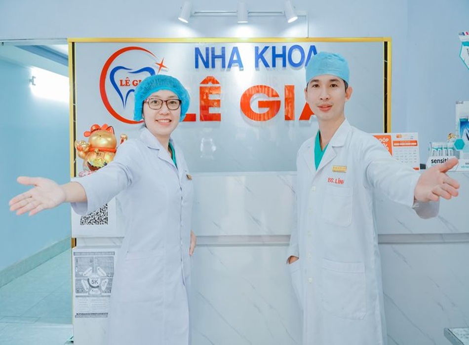 Đội ngũ bác sĩ có tay nghề cao, trực tiếp thăm khám và điều trị cho bệnh nhân