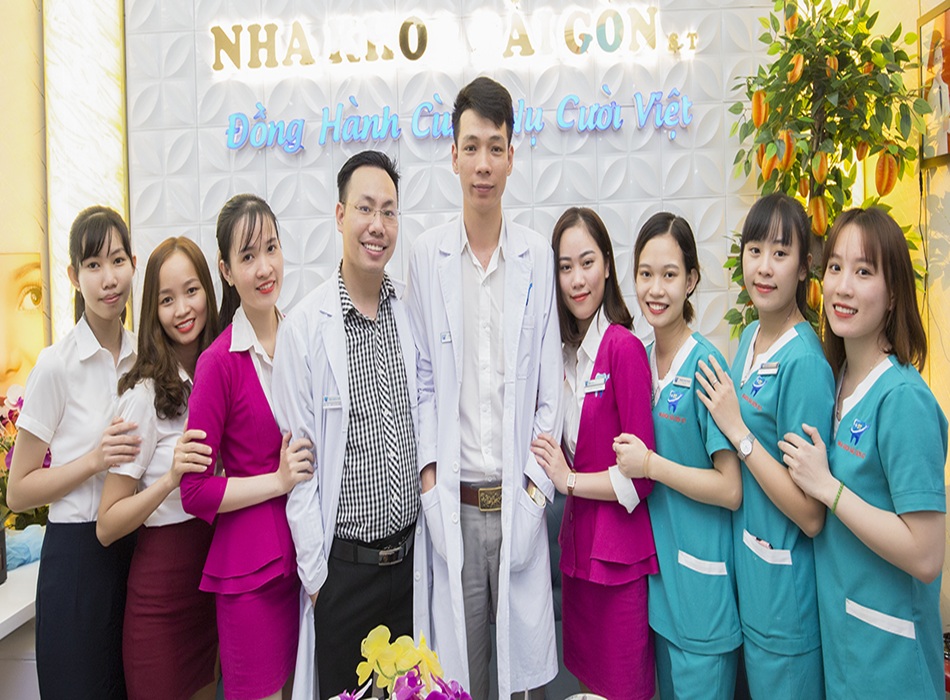 Đội ngũ bác sĩ chuyên môn cao – Kinh nghiệm quốc tế