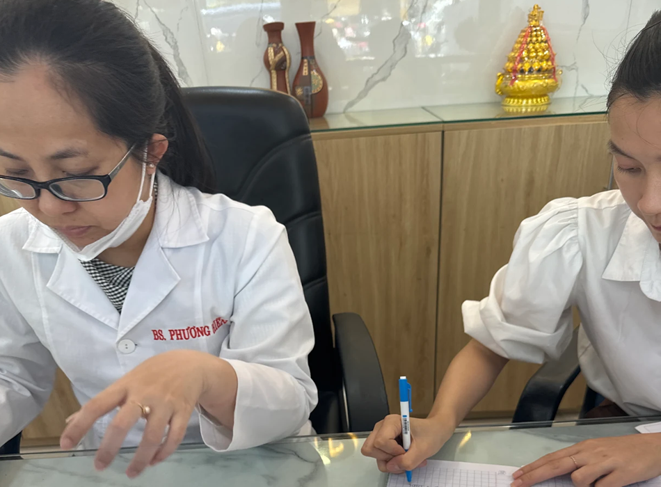 Đội ngũ bác sĩ có trình độ chuyên môn cao, tận tâm với khách hàng