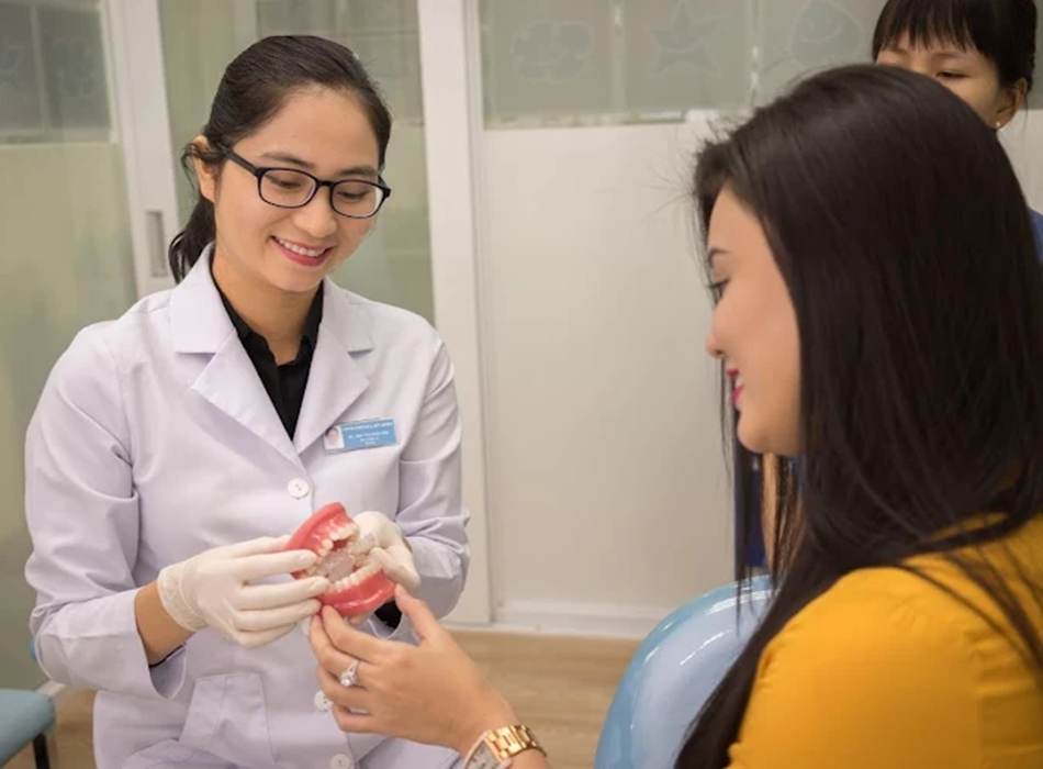 Chuyên sâu về răng giả, răng sứ và cấy ghép Implant
