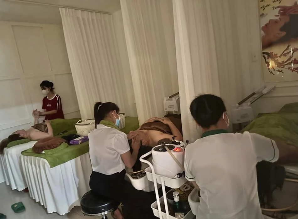 Nhân viên được đào tạo tay nghề bài bản, tận tâm với khách hàng