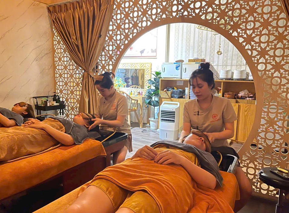 Kỹ thuật viên nổi bật bởi sự thân thiện, tận tâm