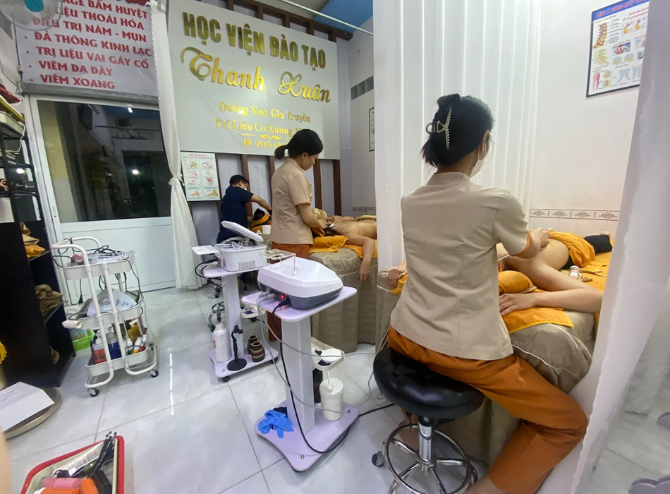 Đội ngũ kỹ thuật viên nhiều năm kinh nghiệm, được đào tạo bài bản