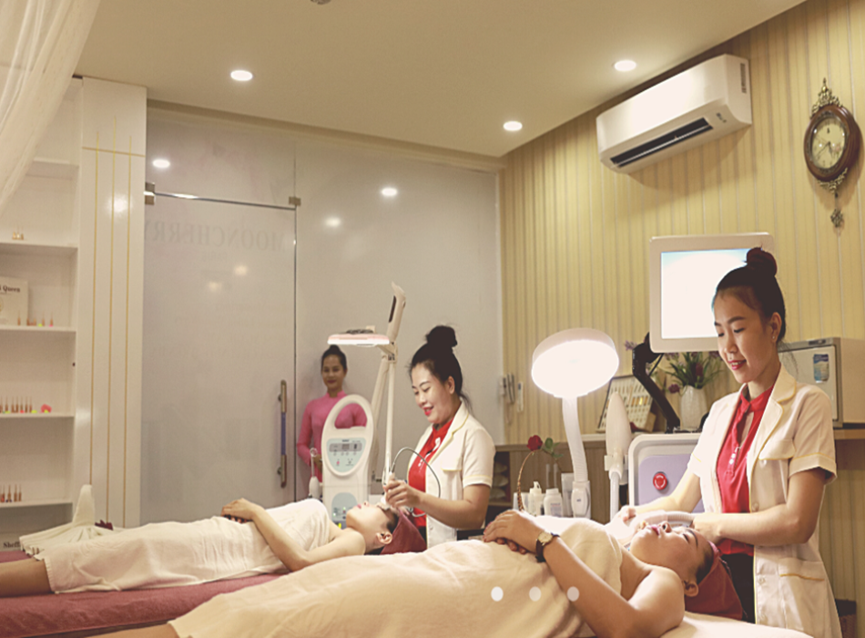 Nhân viên chuyên nghiệp, tận tâm