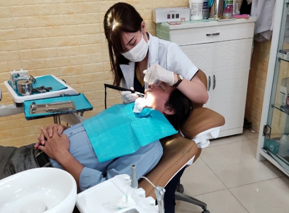 Khách hàng có thể thực hiện đầy đủ các dịch vụ từ tổng quát đến thẩm mỹ