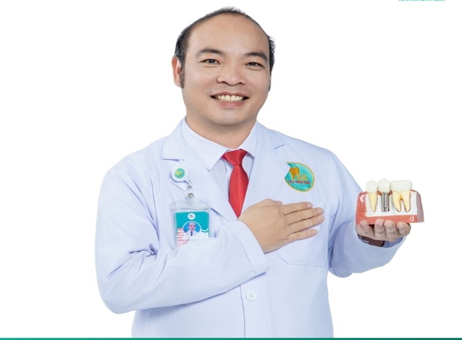 Bác sĩ Hà Minh Tuấn – Giám đốc Nha khoa Asia, chuyên gia Implant và thẩm mỹ nha khoa
